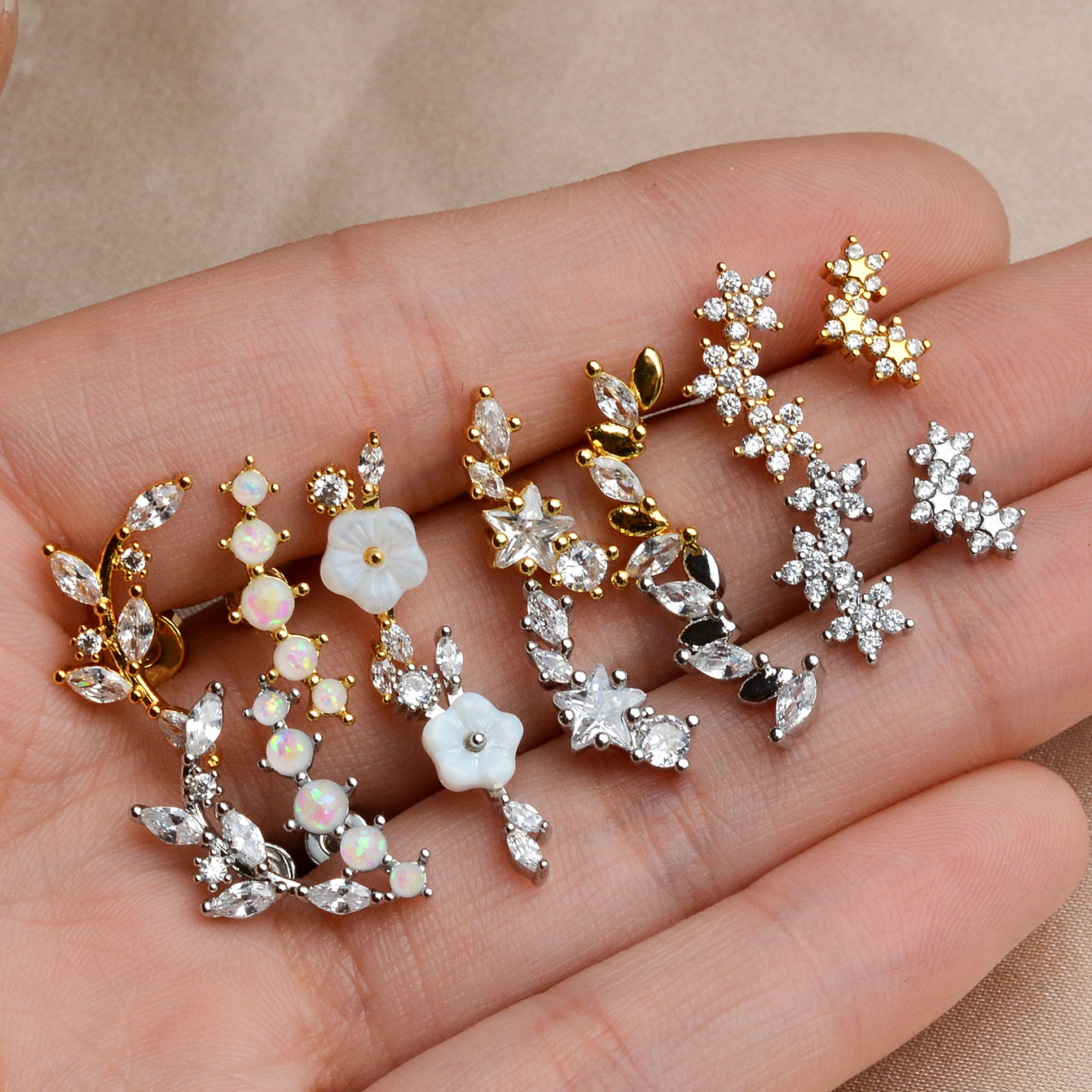 Body Jewelry Flat Back - 1PC สแตนเลสสตีลดอกไม้ดวงจันทร์โค้ง CZ กระดูกอ่อนสตั๊ดสําหรับผู้หญิง Helix Conch